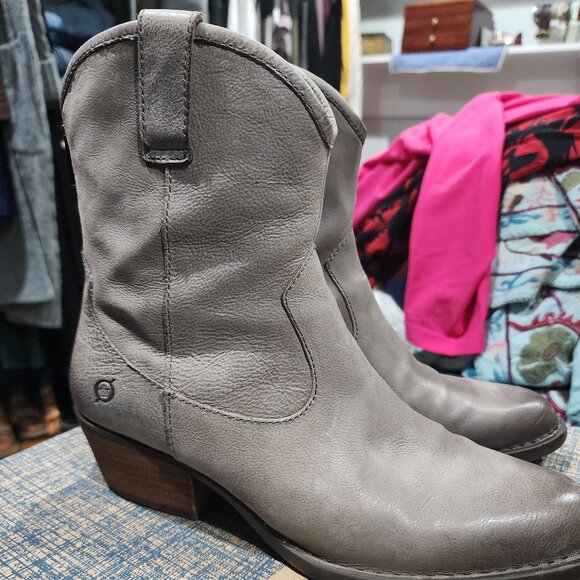 BORN Wynd Grey Leather Booties - Picture 1 of 4